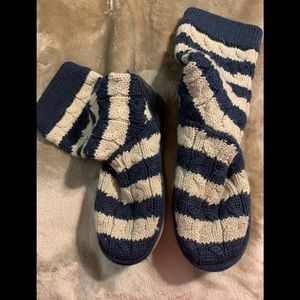 UGGS - sweater and striped